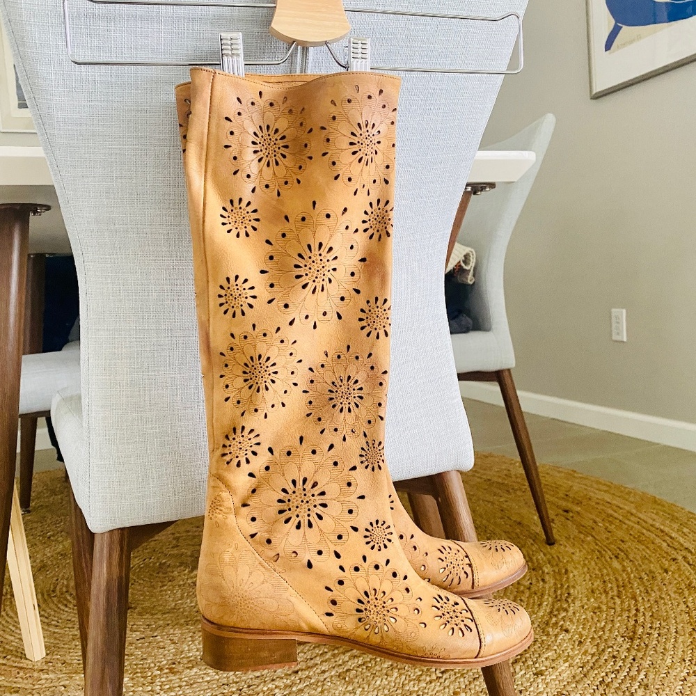 Pezzella / Anthropologie Foxglove Leather Floral Laser Cut Boots Size 38